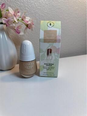 NEW-CN 10- Clinique Even Better Clinical Serum Foundation Broad Spectrum SPF 25